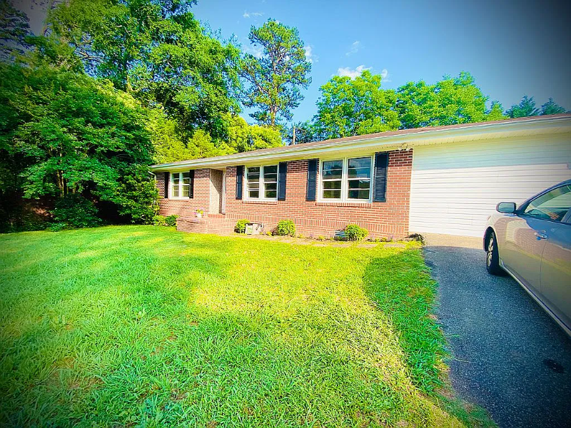 108 Jones Rd - Photo 3 of 9