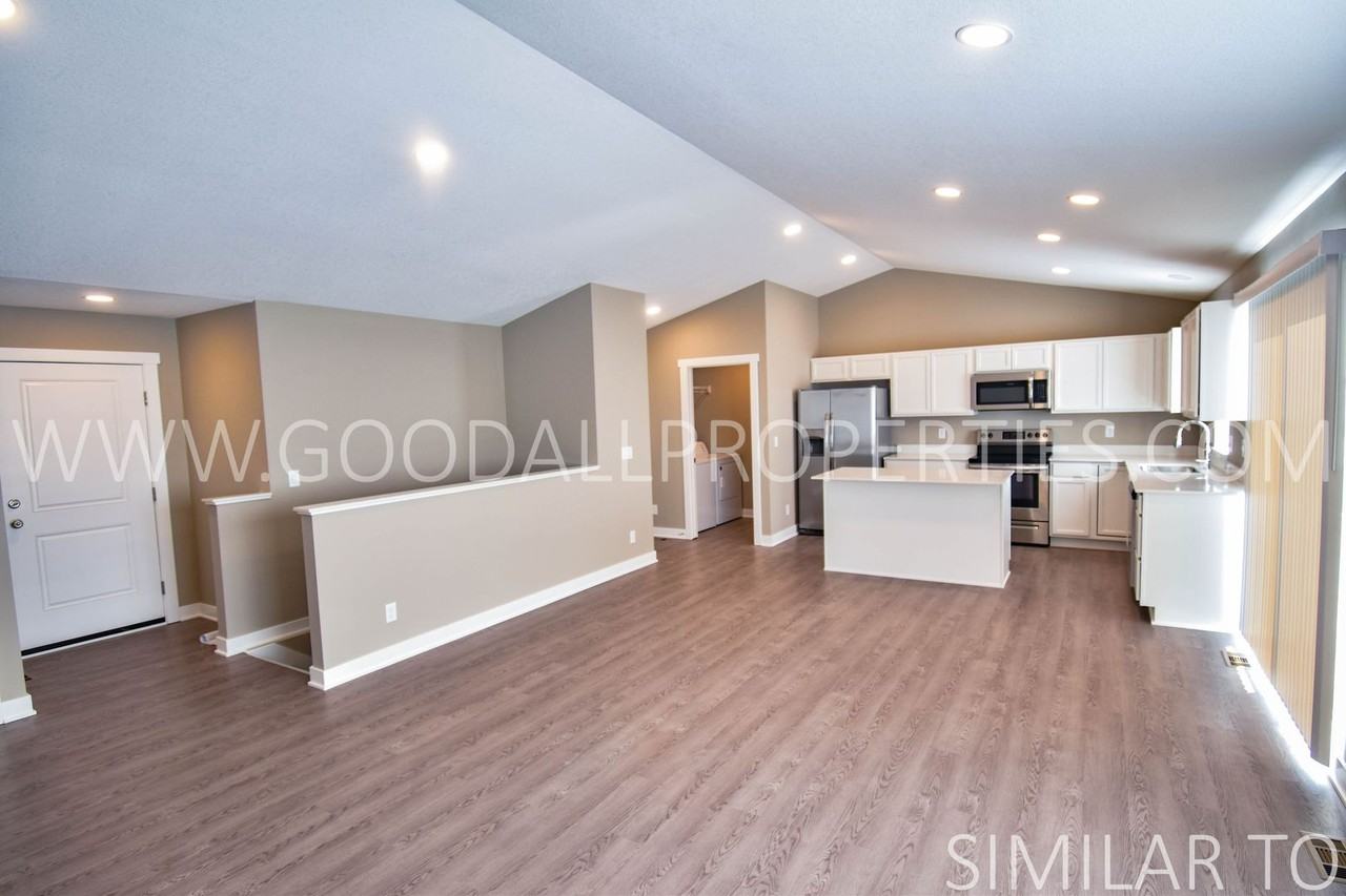 1004 Linden St - Photo 4 of 29