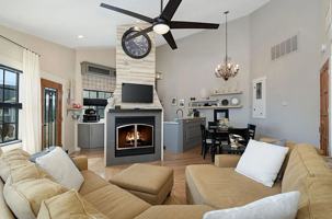 featured image of 213 Elm Ave