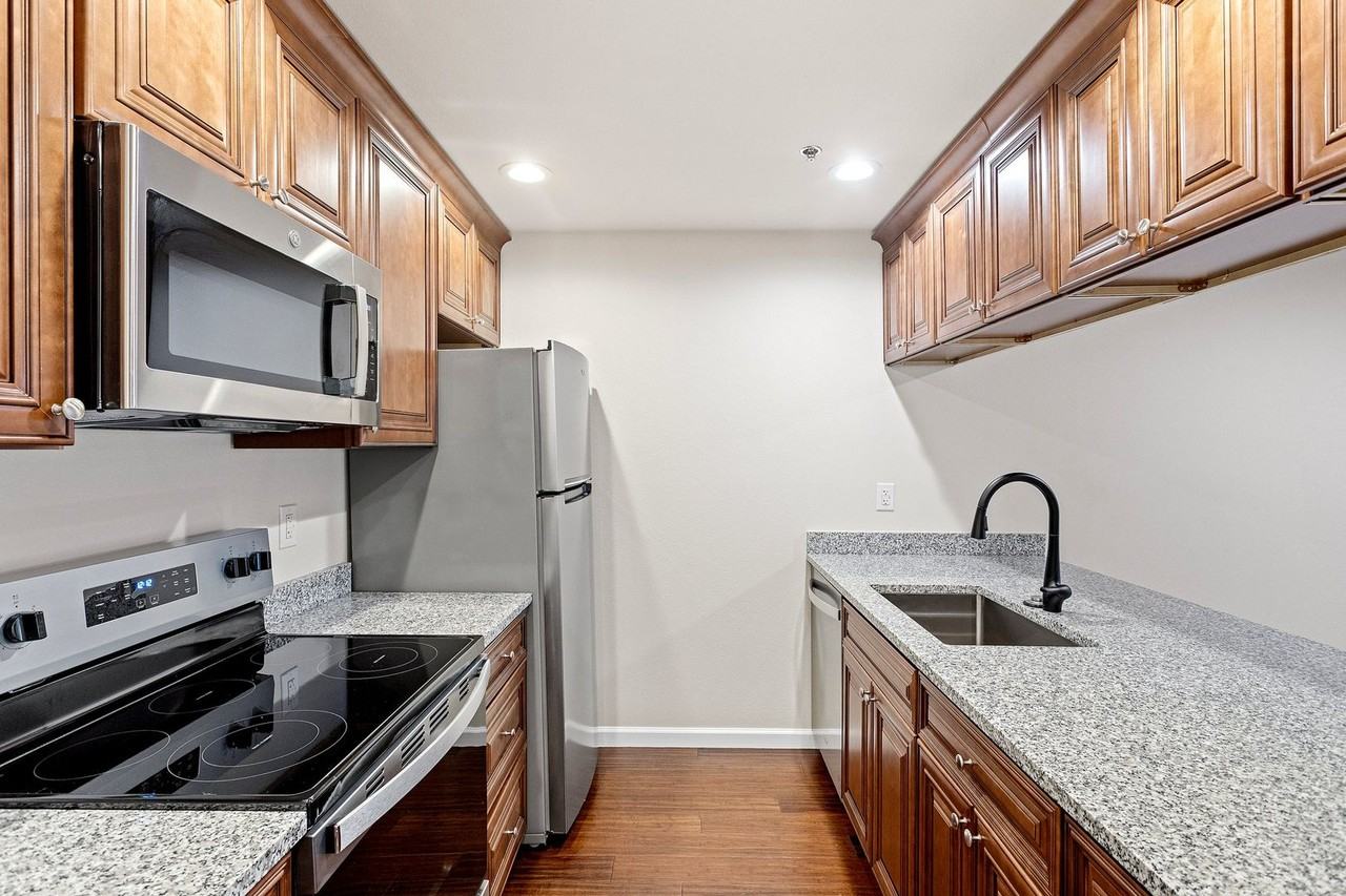 The Carriage House - Photo 3 of 37