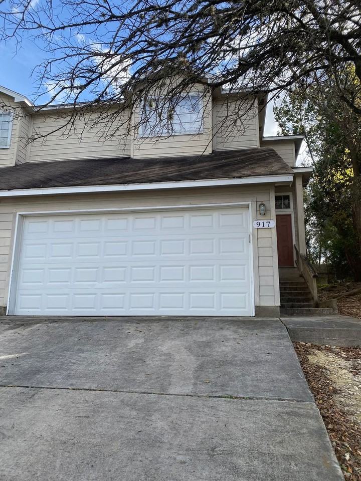 911 Sagewood Trl - Photo 2 of 38