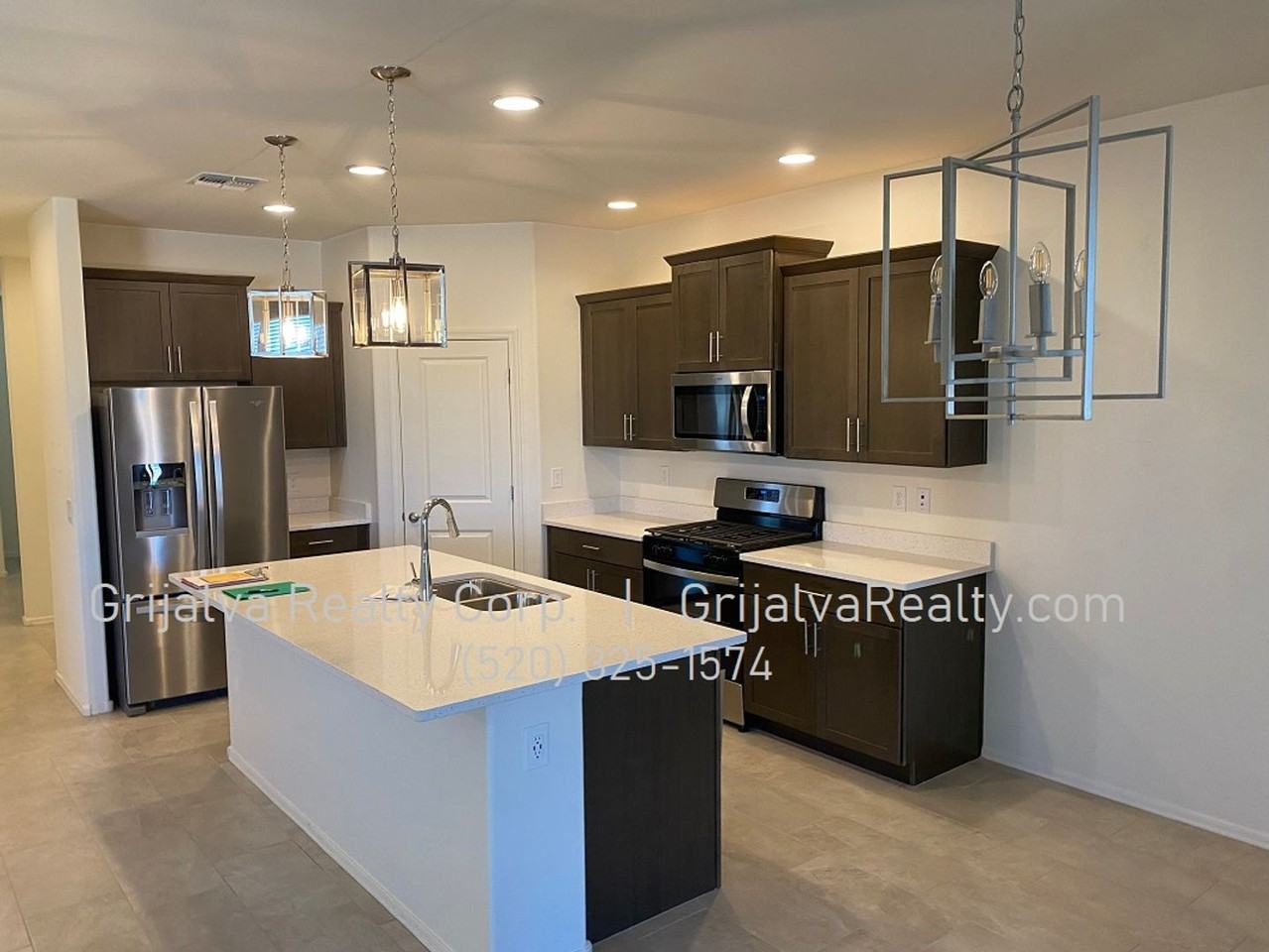 10677 W Harrigan Dr - Photo 4 of 28