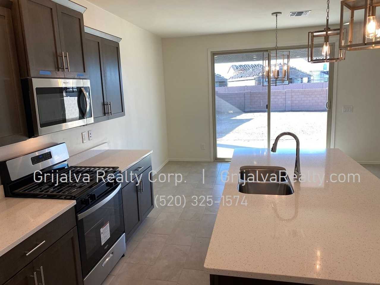 10677 W Harrigan Dr - Photo 6 of 28