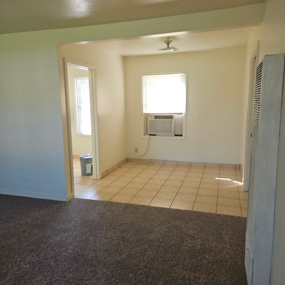 2236 Carol St - Photo 3 of 9
