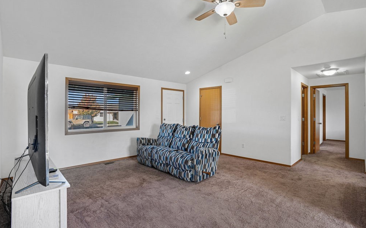 1409 W Electra St - Photo 6 of 21