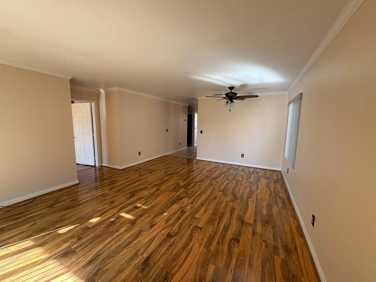 11571 Park Ln - Photo 3 of 15