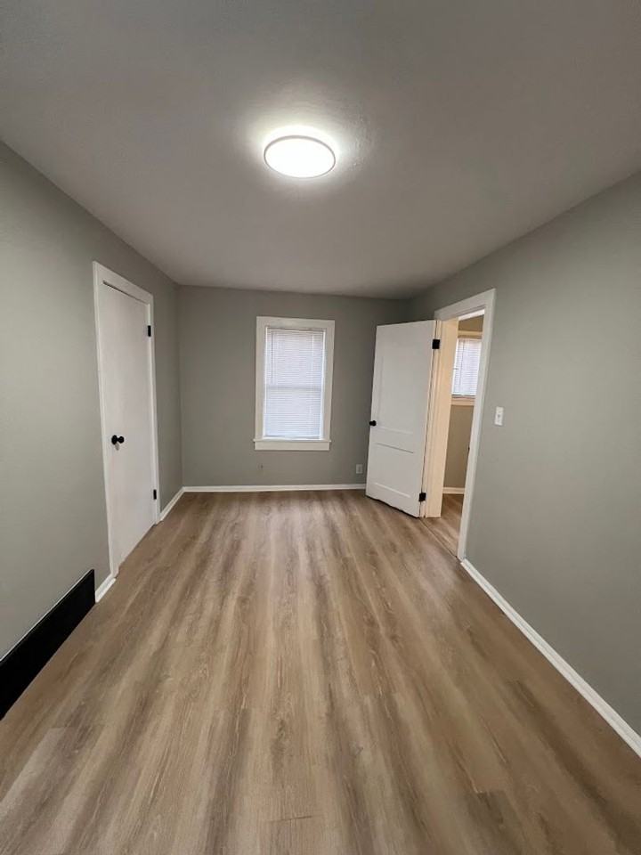 8 E South St - Photo 3 of 12