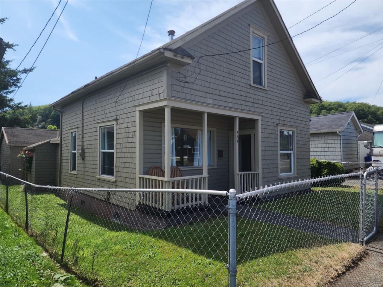 814 Perry Ave - Photo 2 of 15