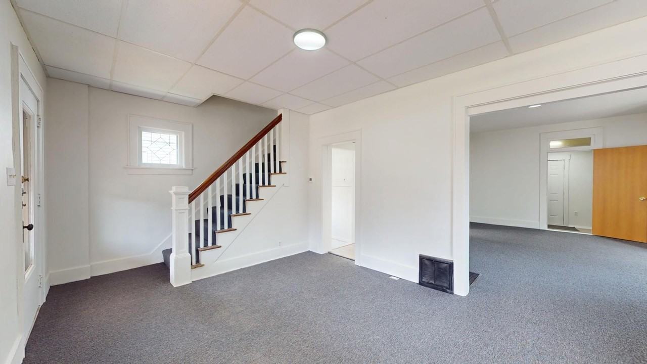 109 W Ely St - Photo 3 of 50