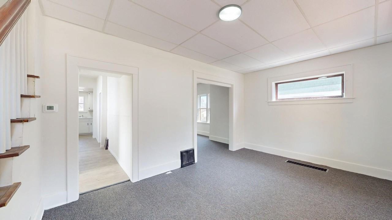 109 W Ely St - Photo 4 of 50