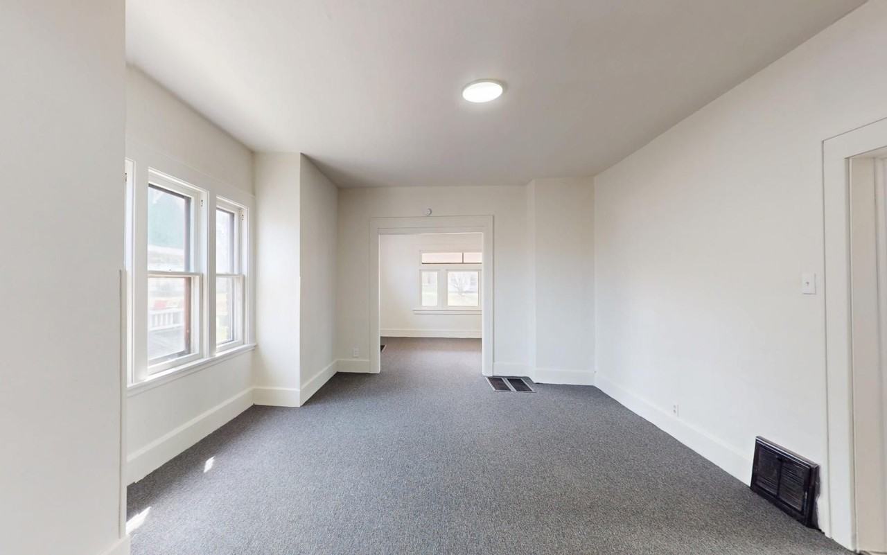 109 W Ely St - Photo 2 of 50