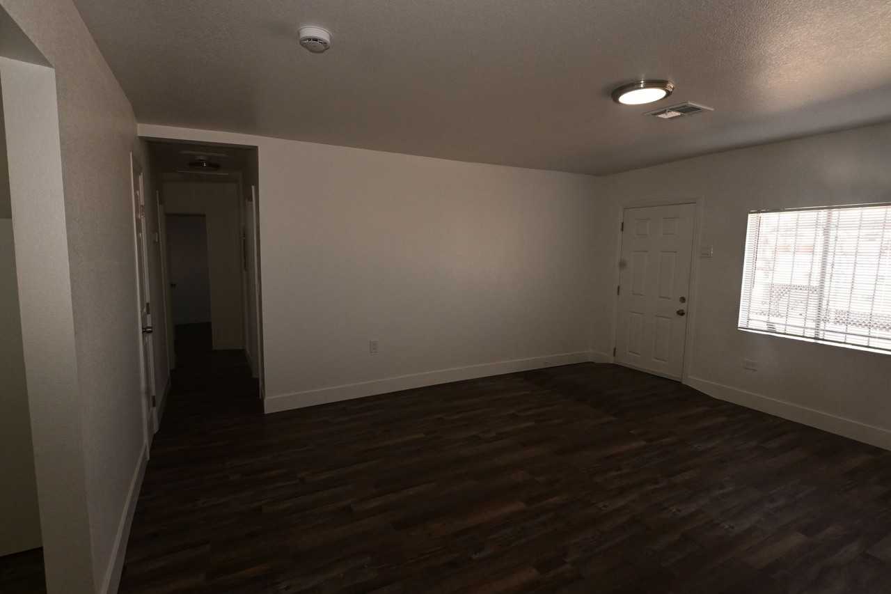 1007 C Street #1 - Photo 4 of 28