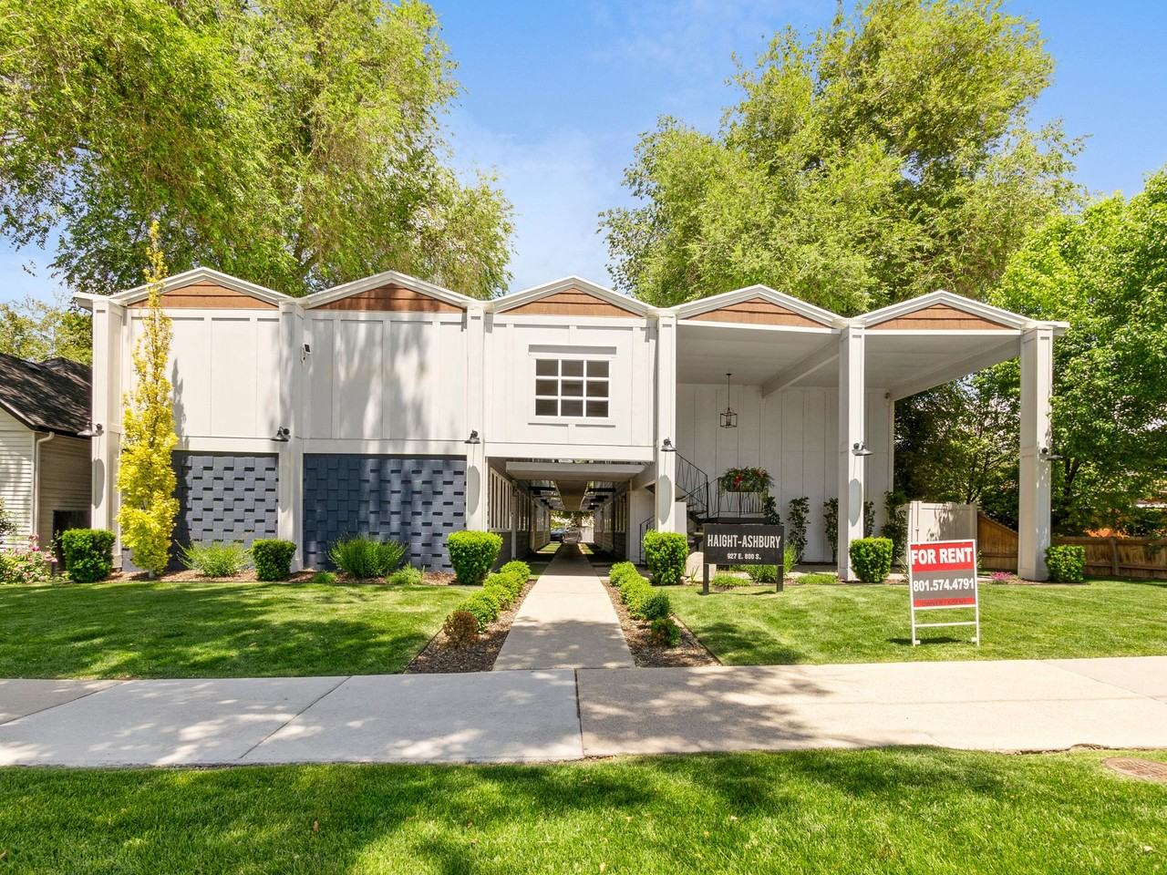 In the Heart of 9th & 9th! - Photo 5 of 8