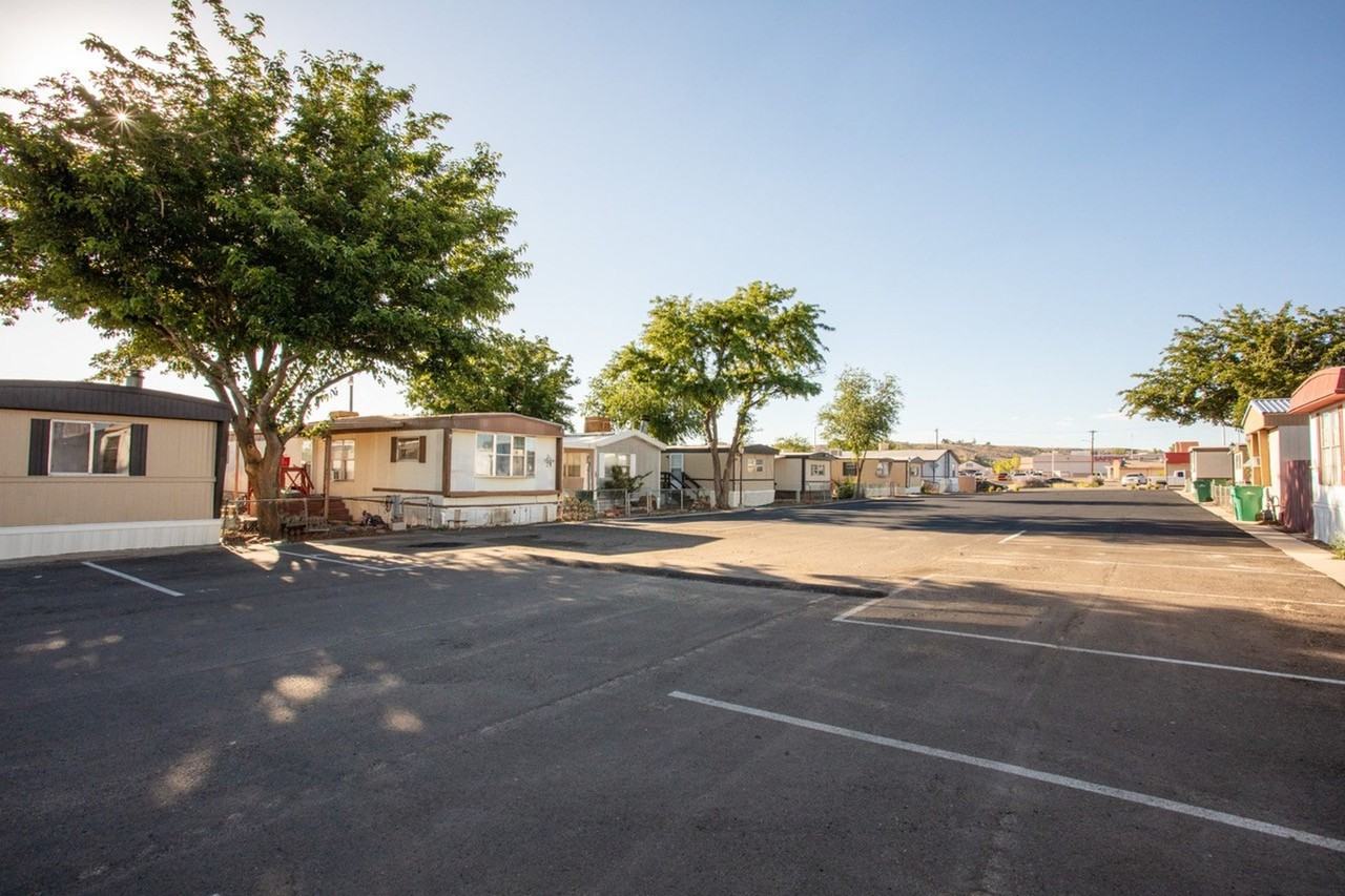 Mobile Home Living - Photo 4 of 8