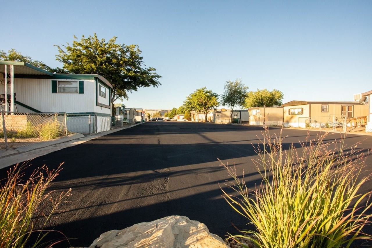 Mobile Home Living - Photo 5 of 8