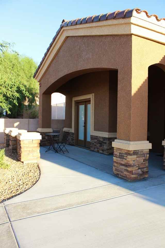 1074 Gleneagles Dr - Photo 2 of 41