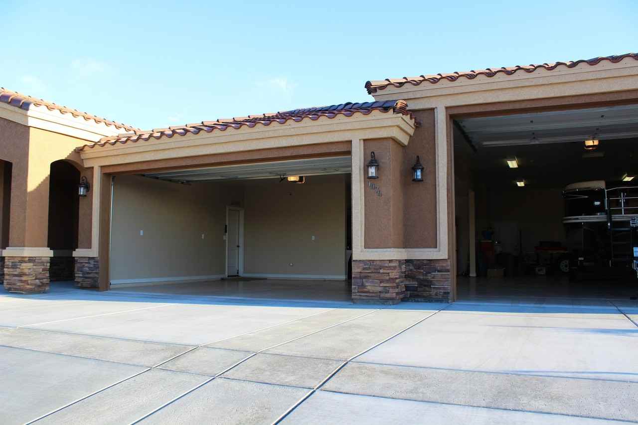 1074 Gleneagles Dr - Photo 3 of 41