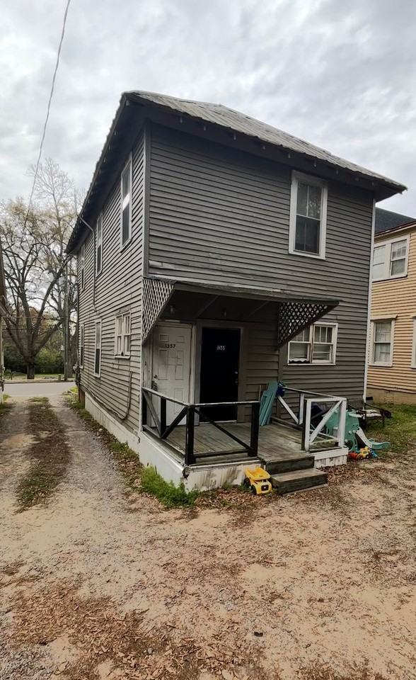 1357 Glover St - Photo 2 of 15