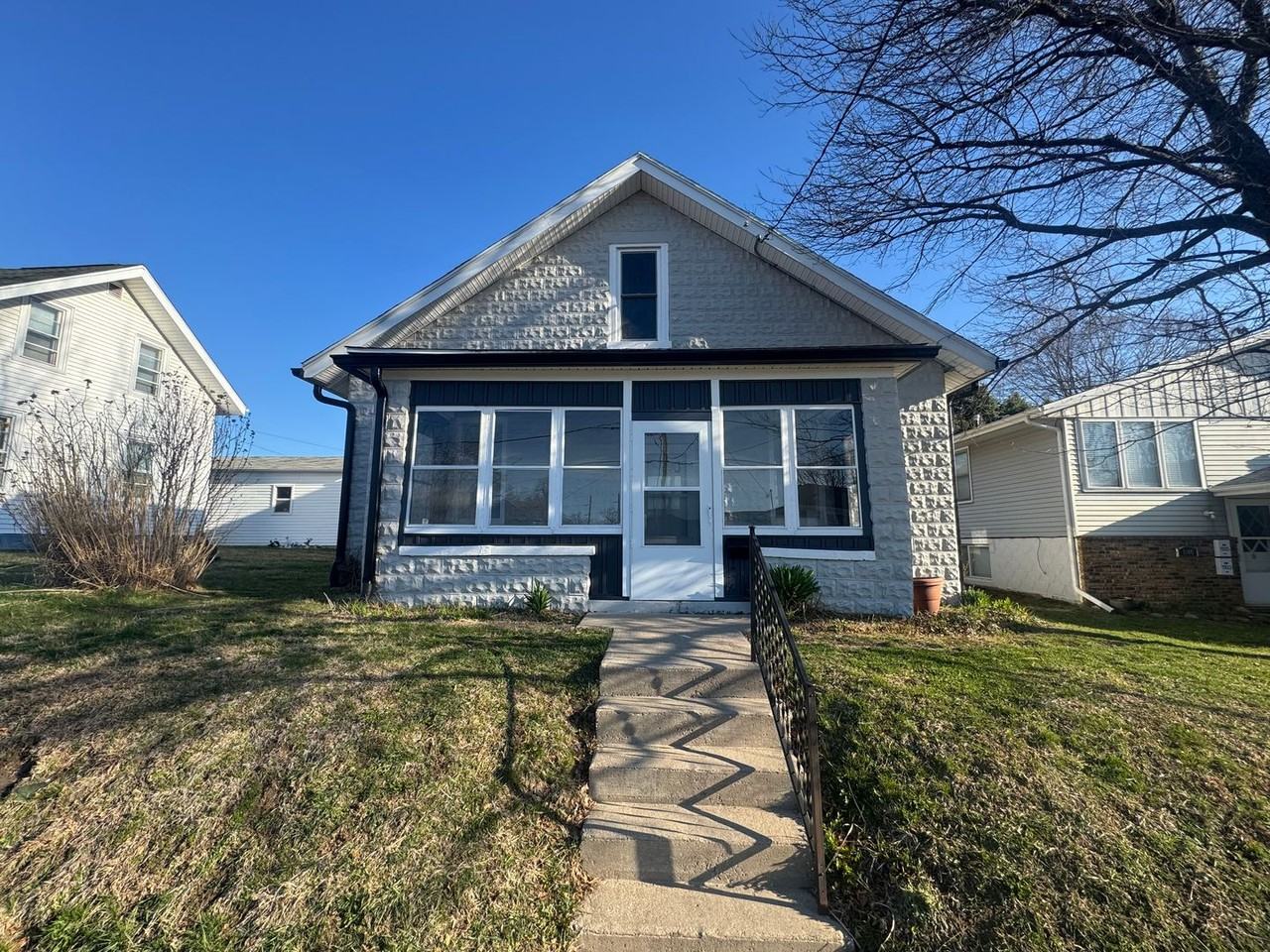 1101 E Samuel Ave - Photo 2 of 18