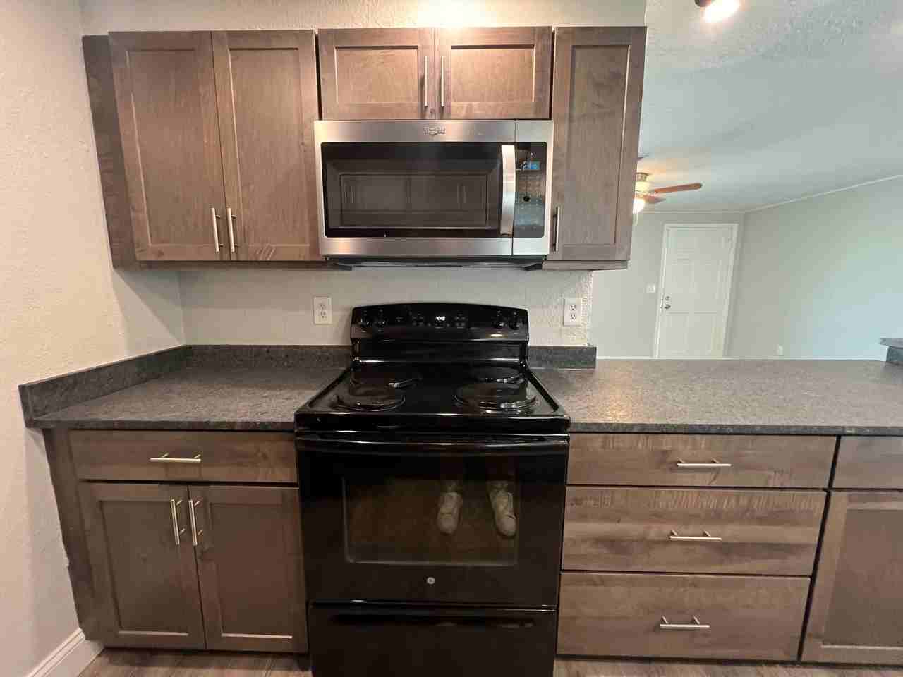 2443 Duke Ln - Photo 7 of 32