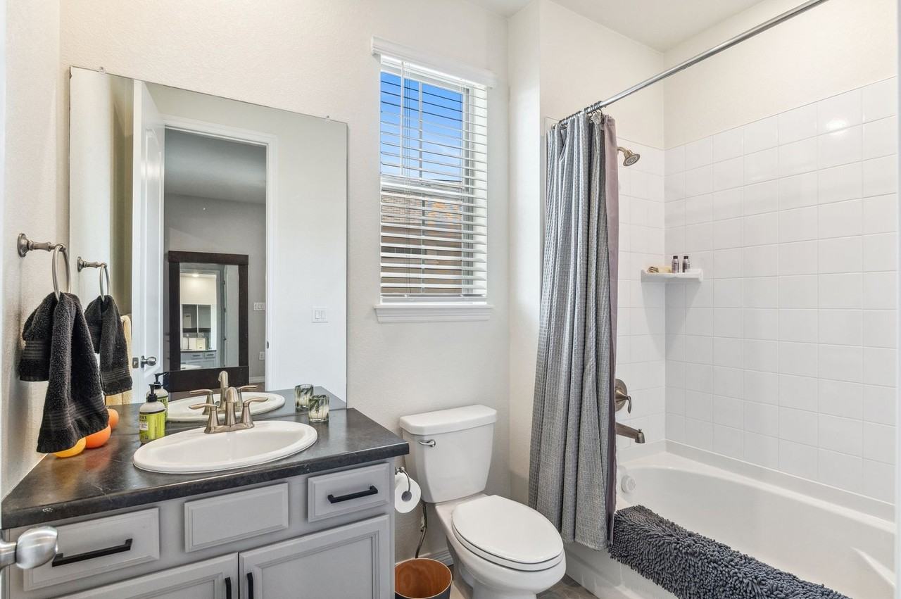 7787 Fraser River Cir - Photo 6 of 47