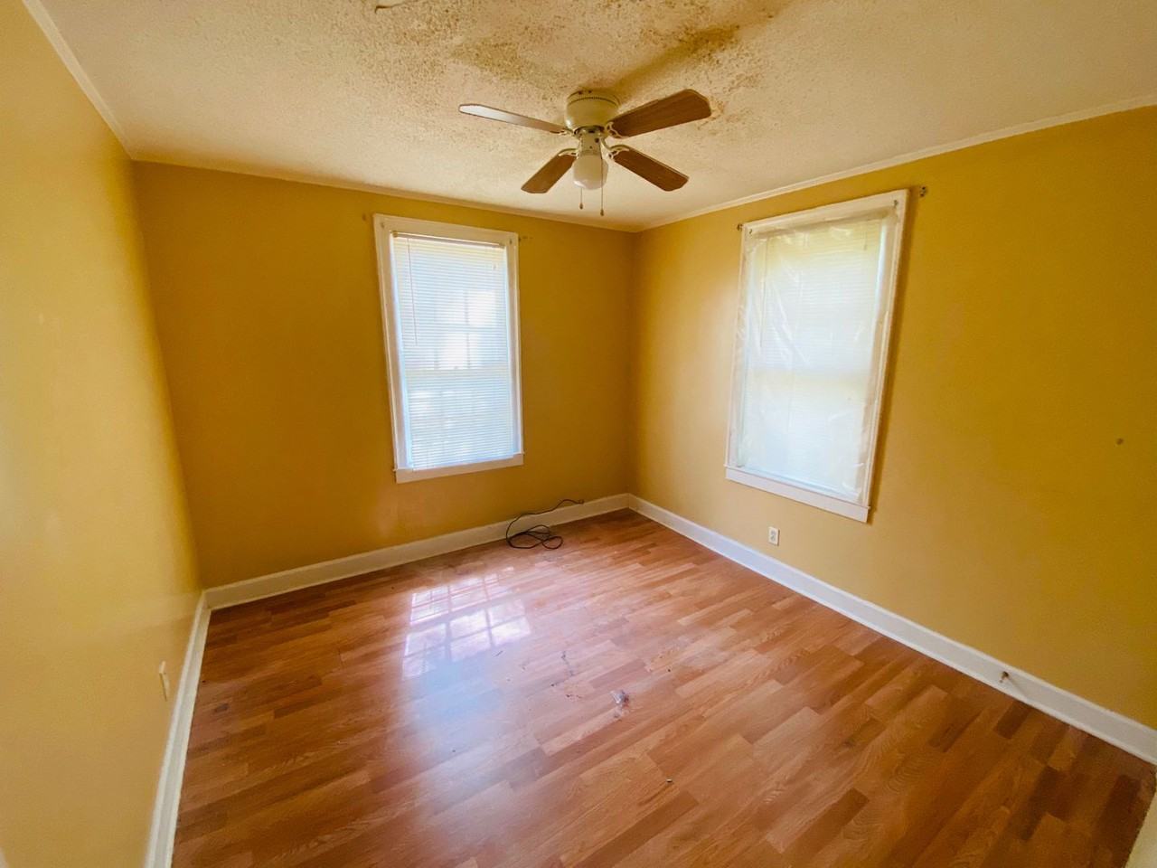 831 Hamilton Ct - Photo 3 of 10