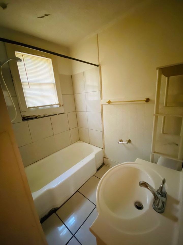 831 Hamilton Ct - Photo 7 of 10