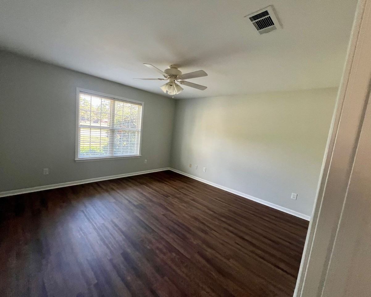 1372 Lovers Lane Rd - Photo 6 of 12