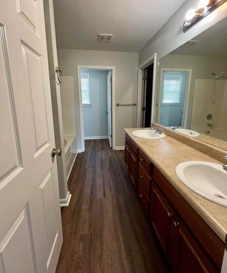 1372 Lovers Lane Rd - Photo 7 of 12