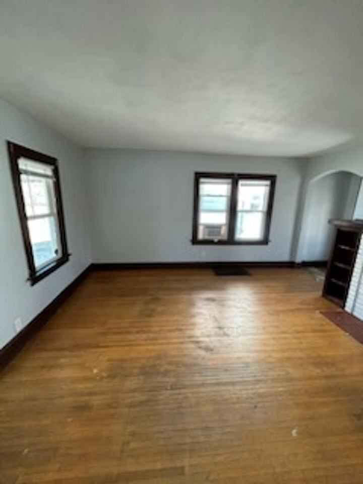 1721 Mansfield Rd - Photo 2 of 19