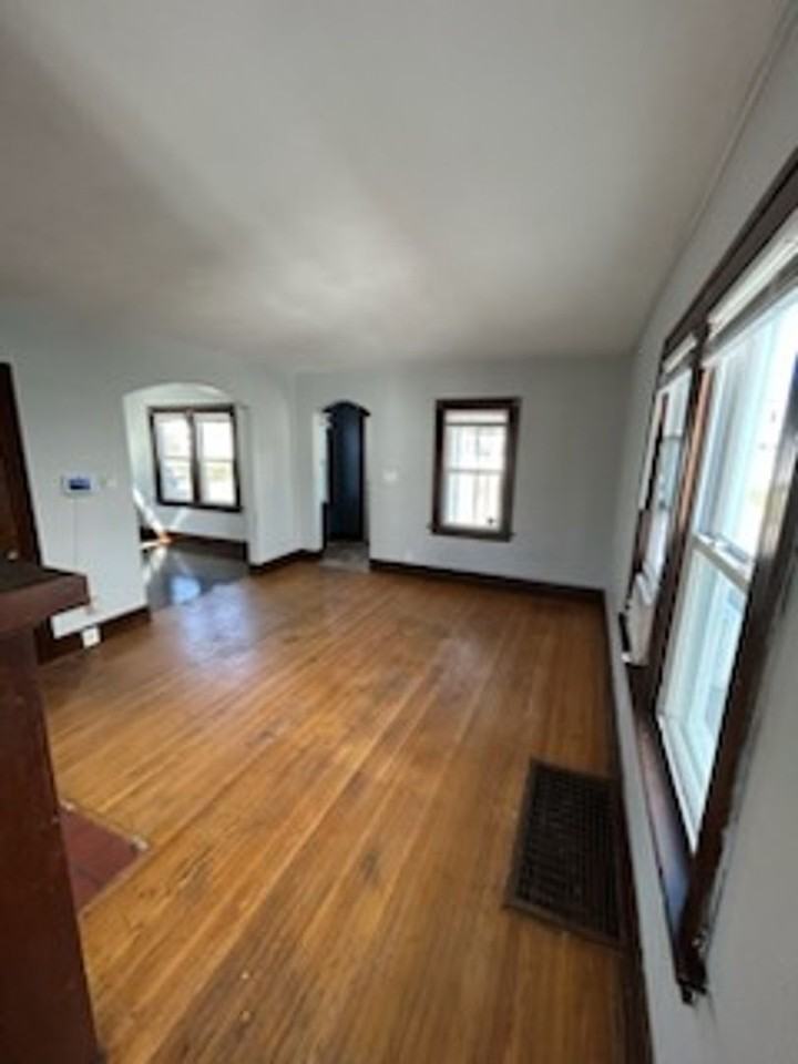 1721 Mansfield Rd - Photo 3 of 19