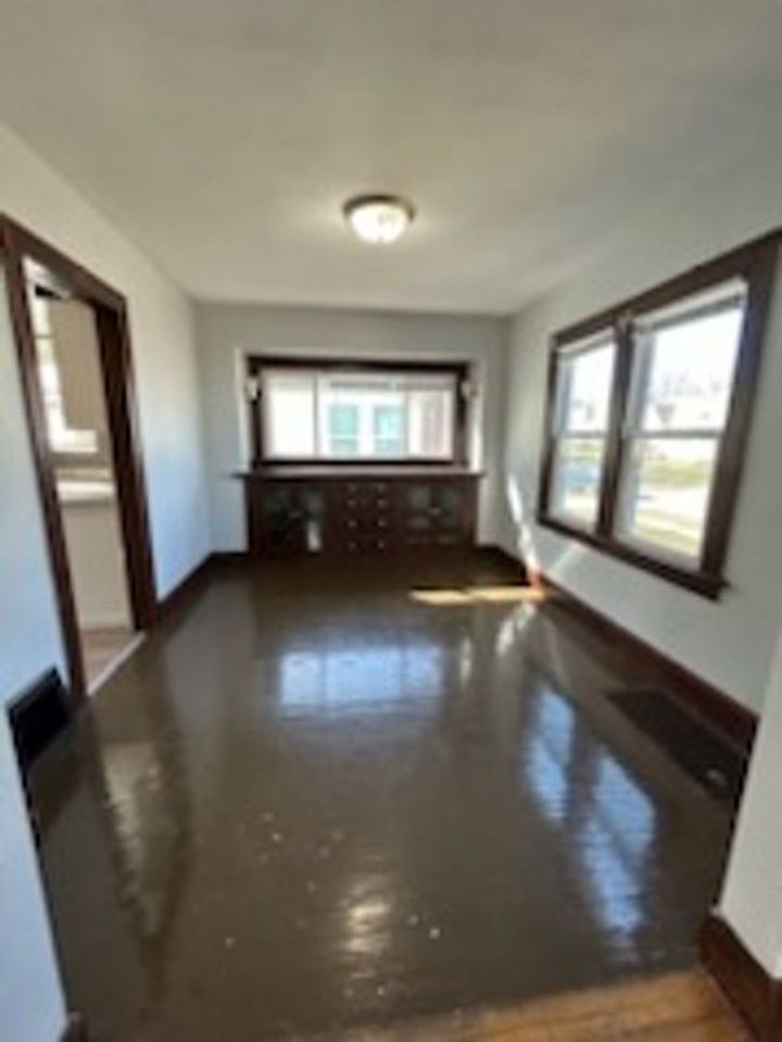 1721 Mansfield Rd - Photo 5 of 19