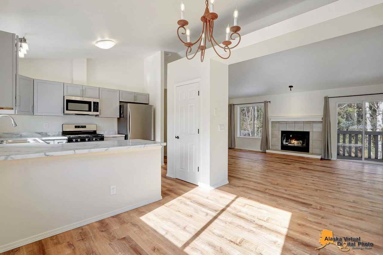 18727 Danny Dr - Photo 4 of 16