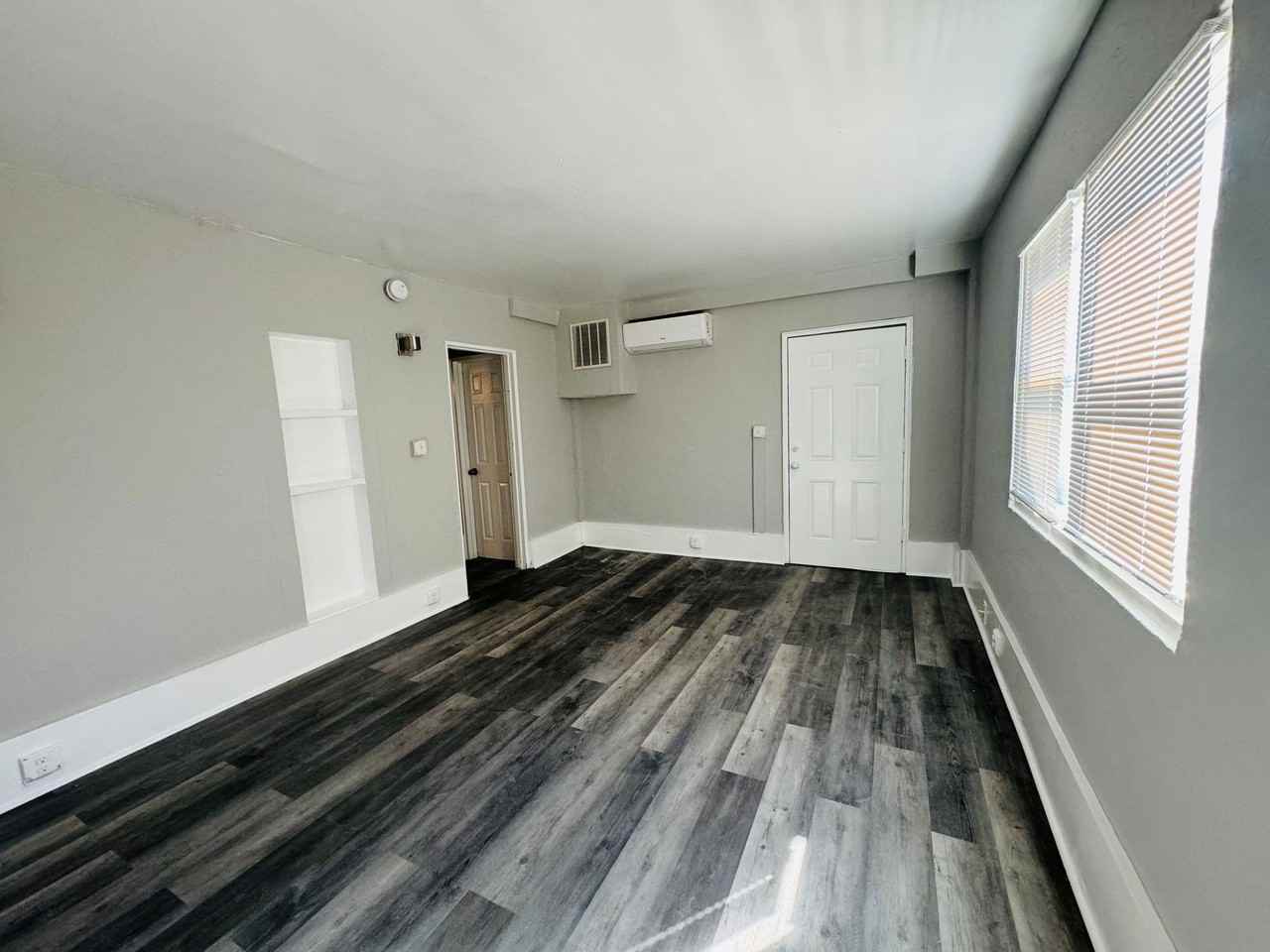 Discover Chic & Convenient Living at Robinson Gardens Apartments located in Marietta! - Photo 4 of 15