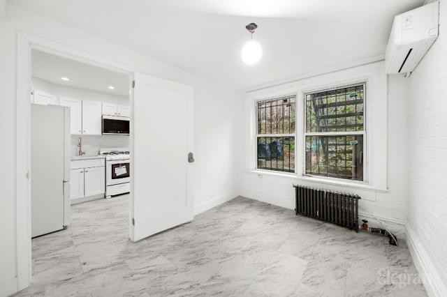 439 West 43rd Street - Photo 6 of 10