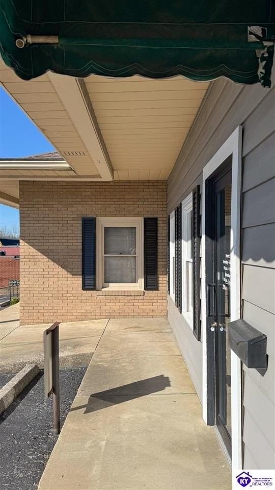 211 E Broadway St - Photo 2 of 24