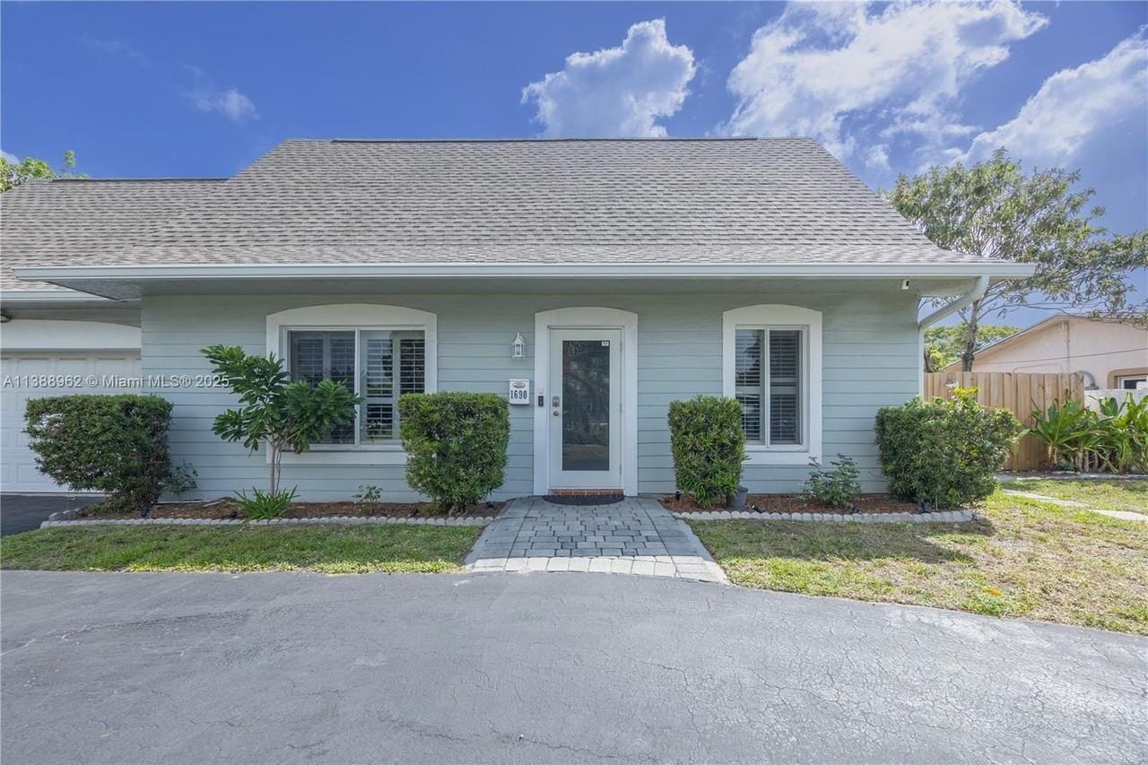 1690 Ne 25th Ave - Photo 2 of 50