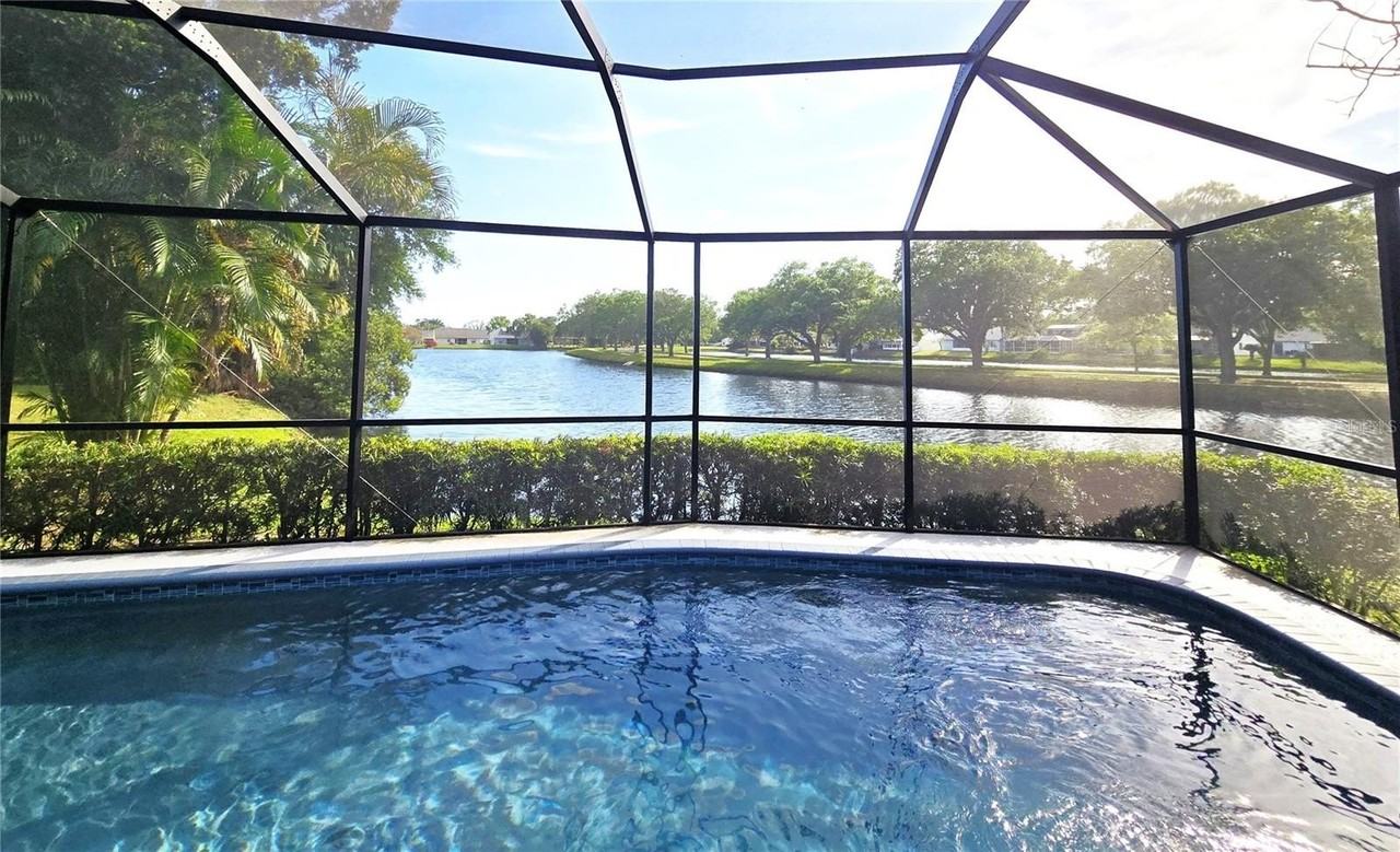 612 49th St E - Photo 2 of 12