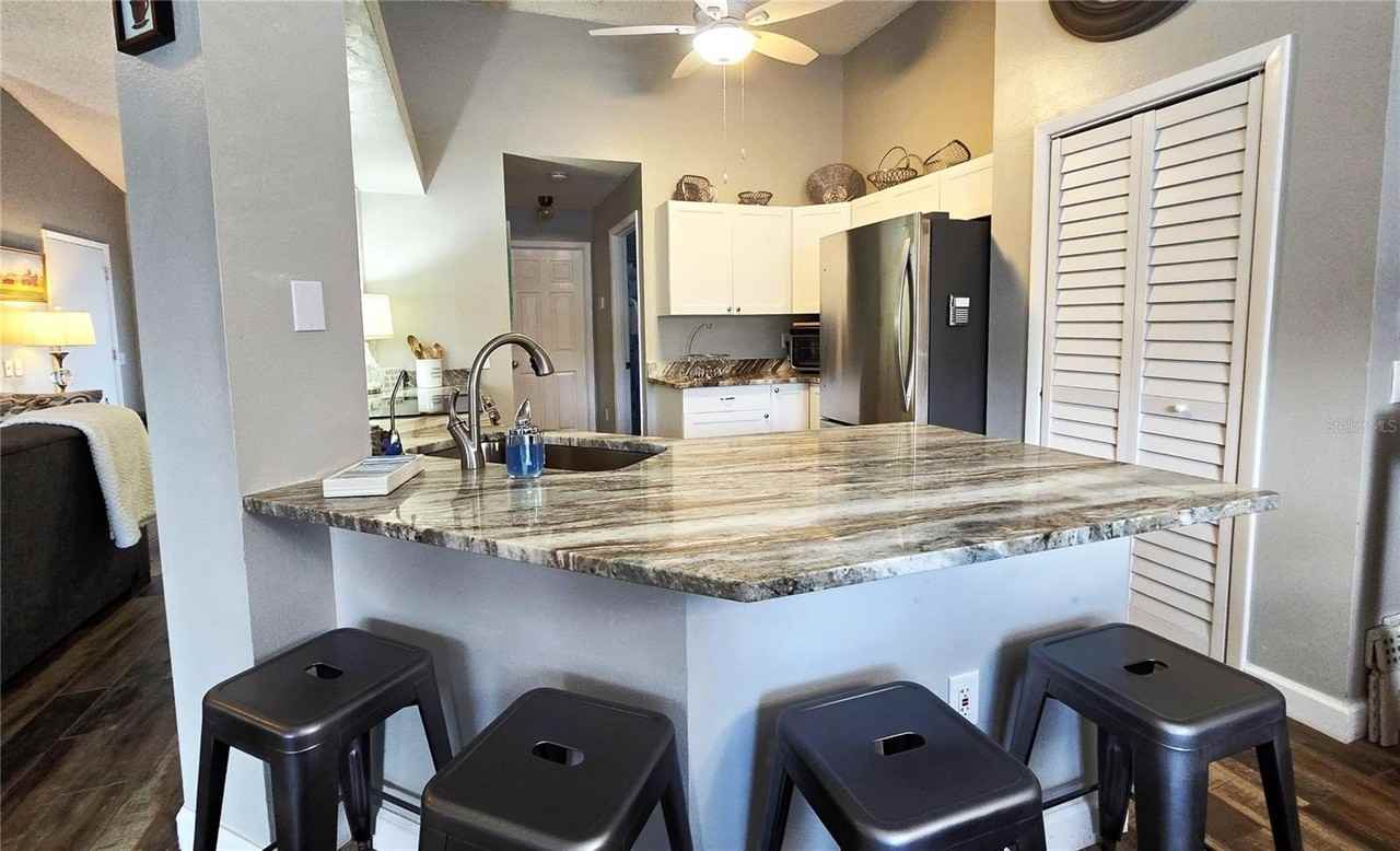 612 49th St E - Photo 5 of 12