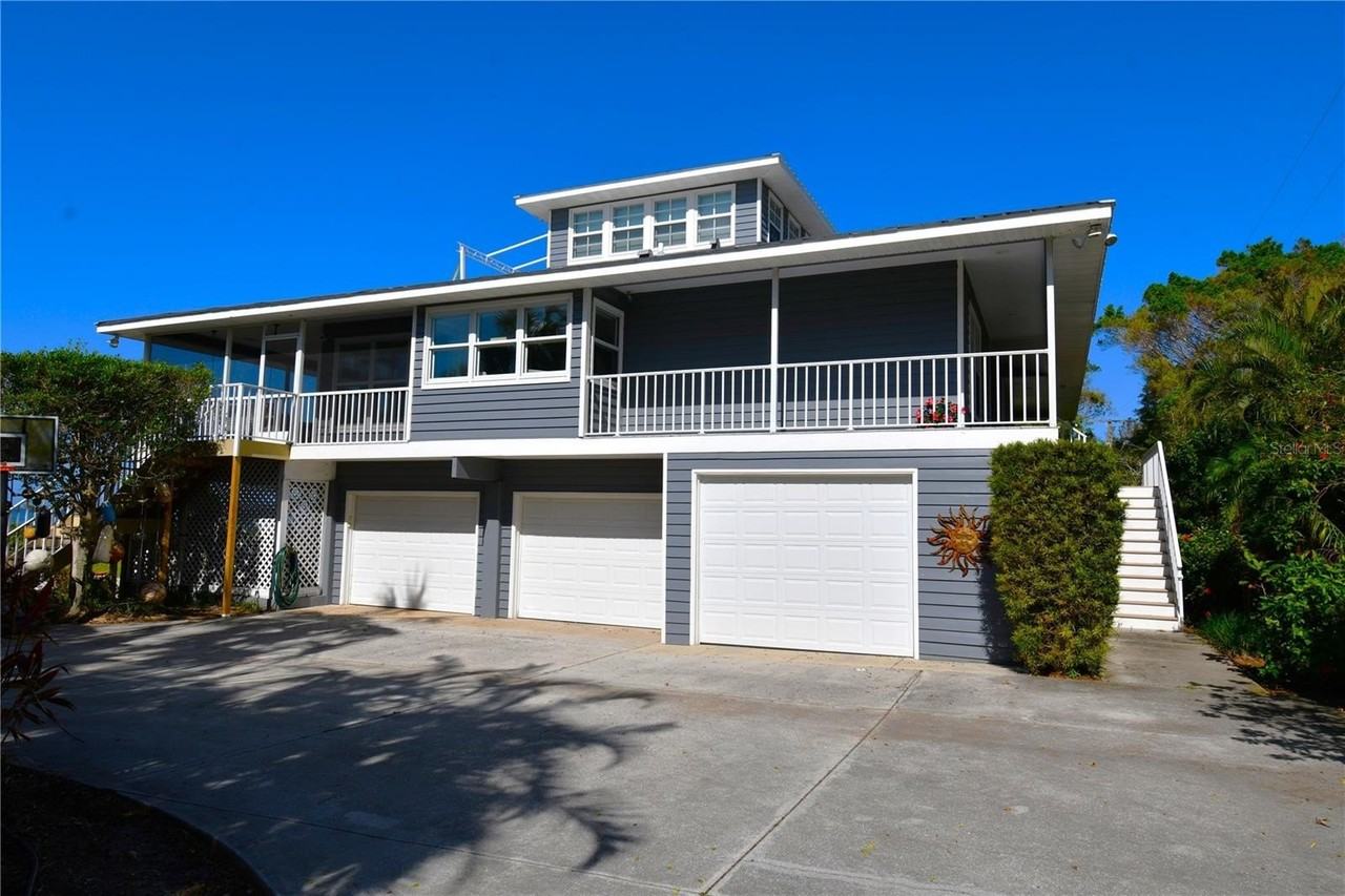 7676 Westmoreland Dr - Photo 3 of 50