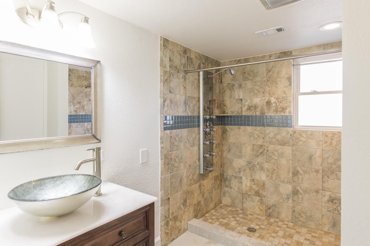 Atlanta Dr - Photo 2 of 23