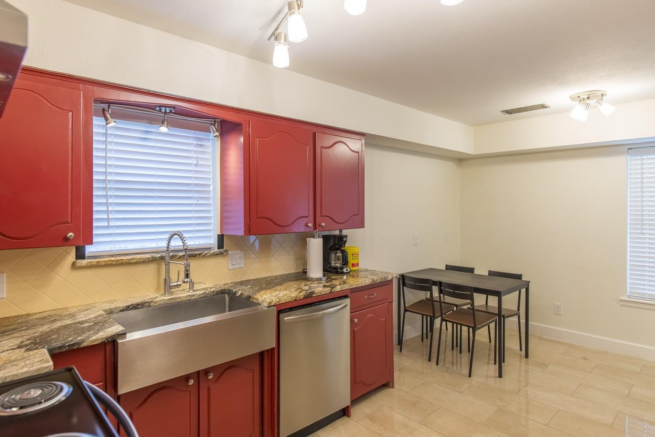 Atlanta Dr - Photo 7 of 23