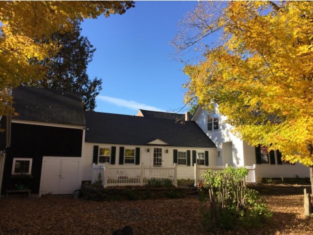 194 Main St - Photo 3 of 32