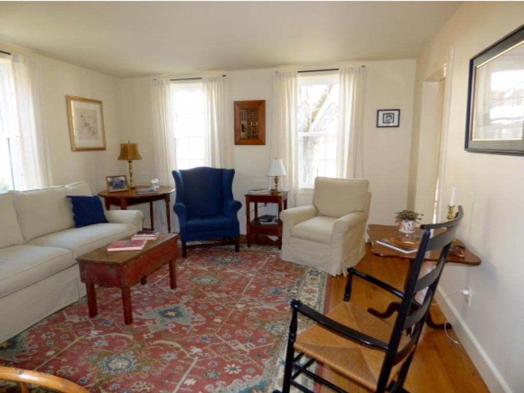 194 Main St - Photo 5 of 32