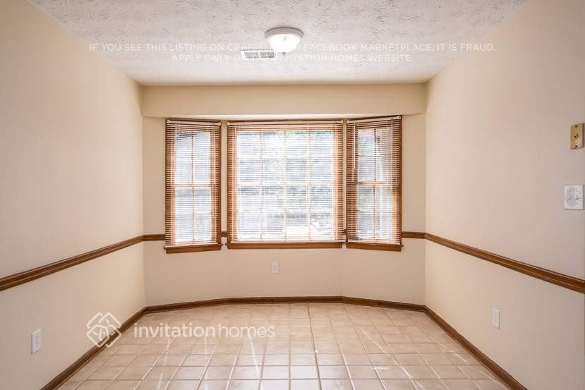 608 Windsor Dr Se - Photo 7 of 17