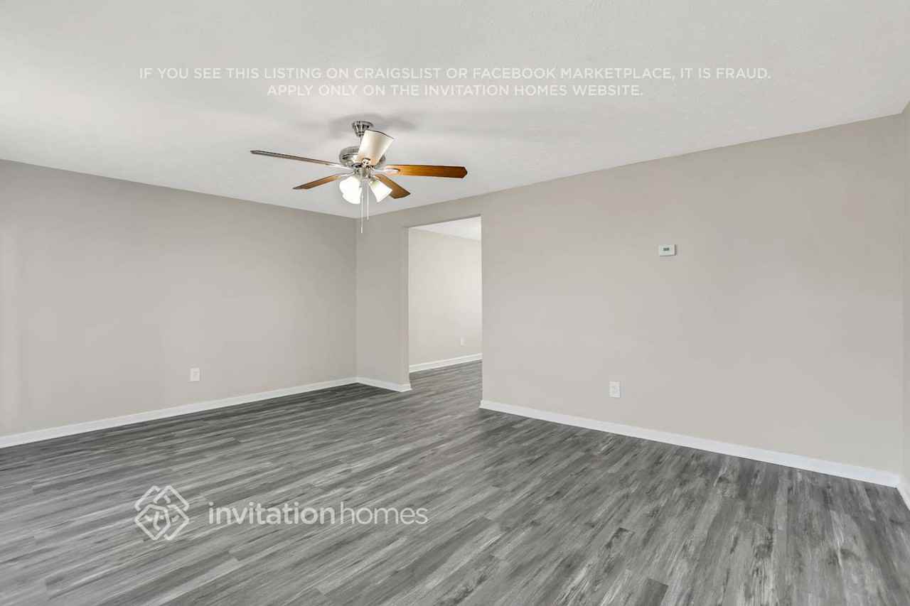 3799 Radcliffe Blvd - Photo 3 of 18