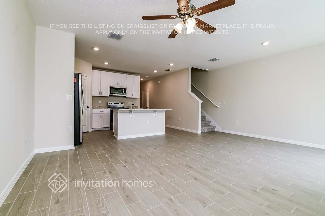 17043 Coral Key Dr - Photo 5 of 18