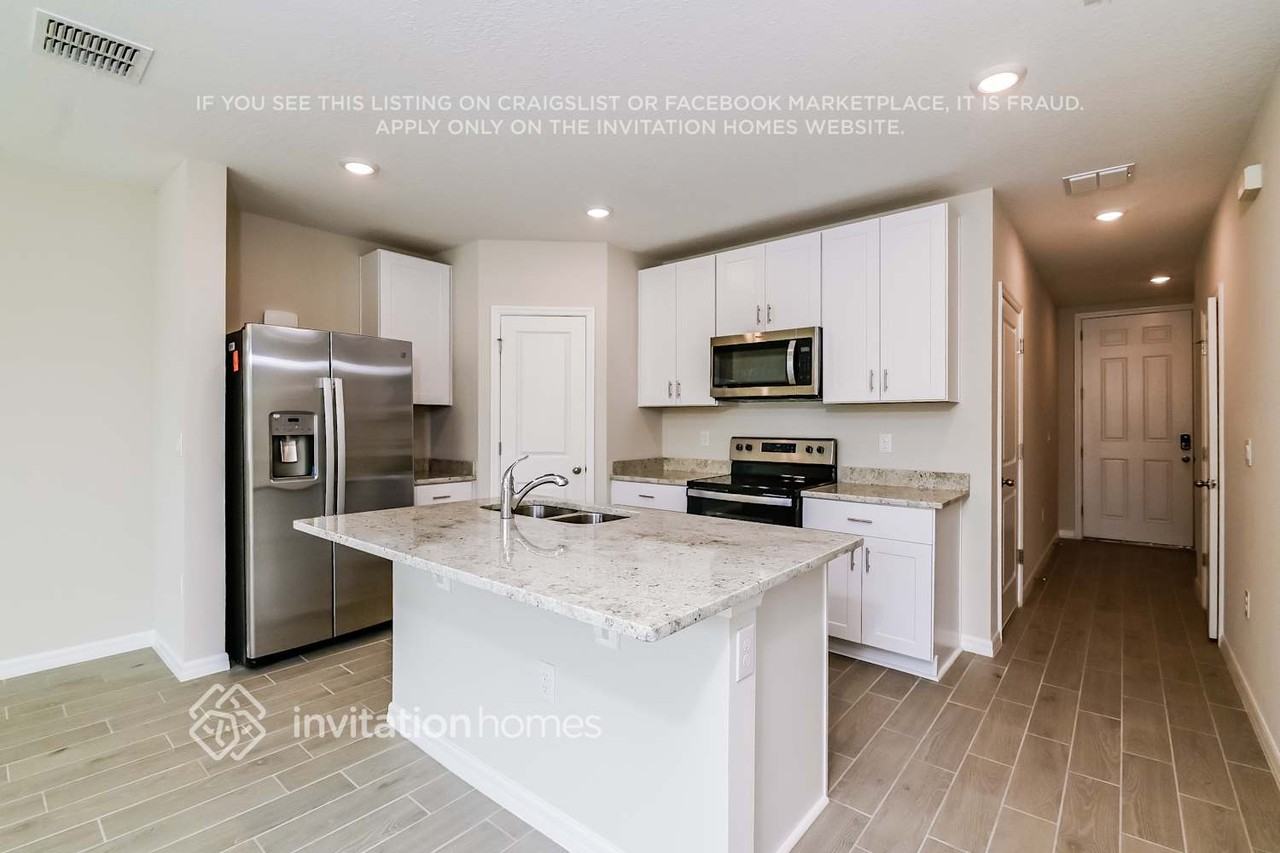 17043 Coral Key Dr - Photo 6 of 18