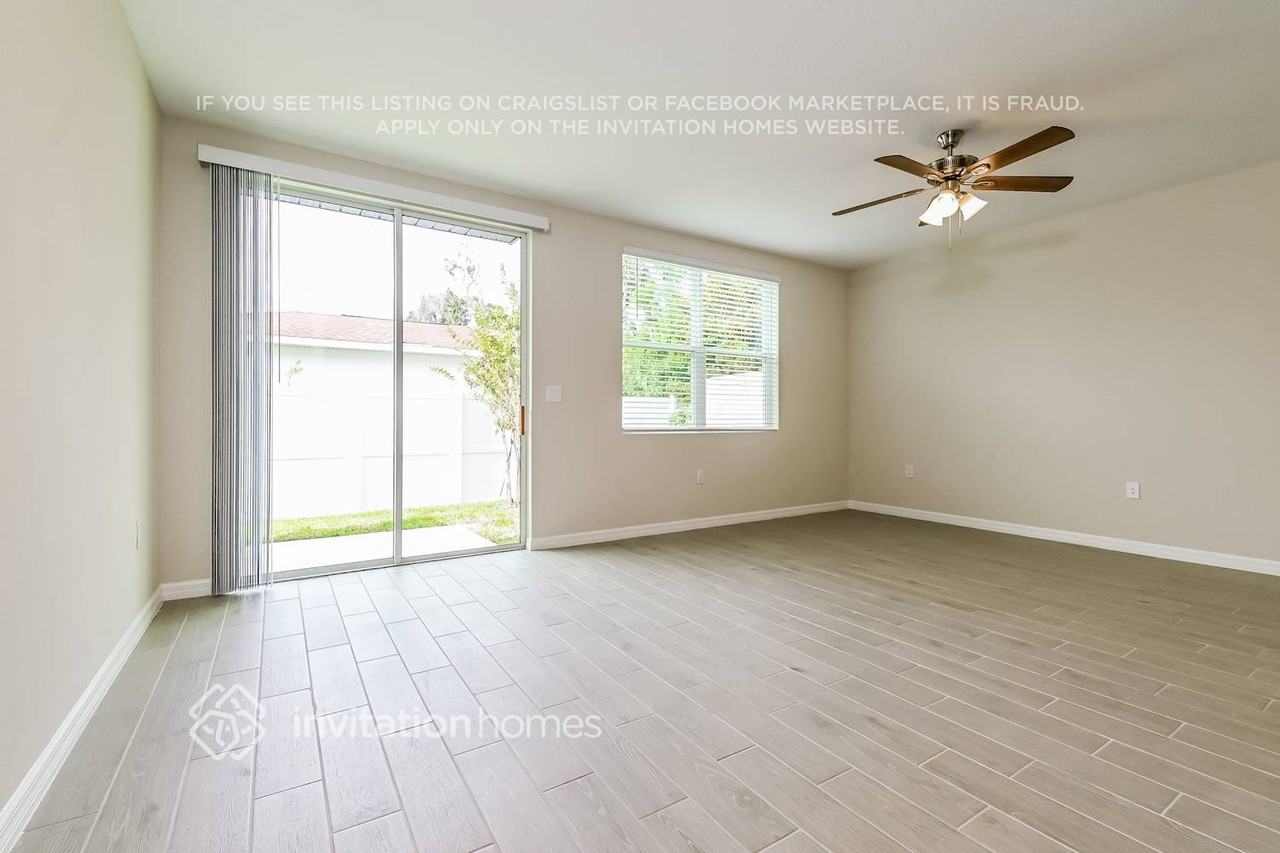 17043 Coral Key Dr - Photo 4 of 18