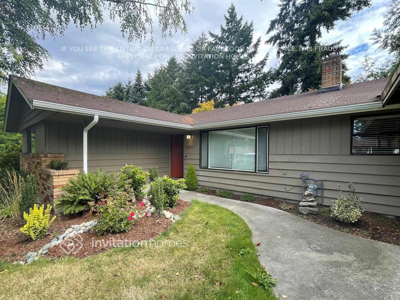 23242 28th Ave S - Photo 2 of 20